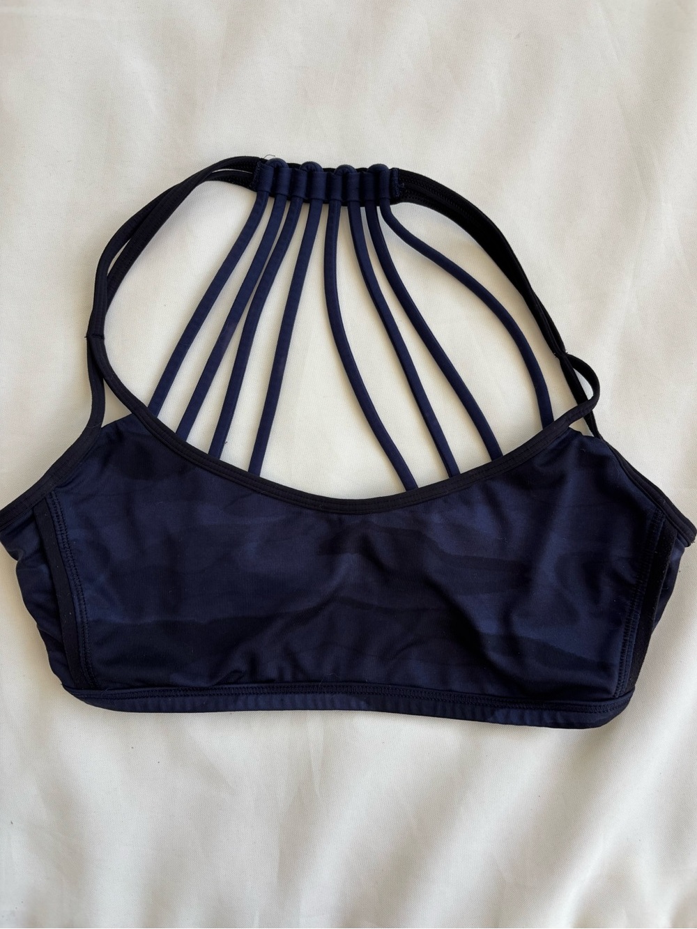 Lululemon Lighten Up bra navy camo size 4 rare style